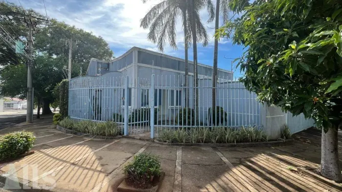 Casa à venda no bairro Jardim Guanabara