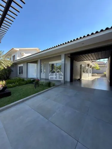 Casa com 5 dormitórios à venda, 300 m² por R$ 2.500.000 - Maria Luiza - Cascavel/PR