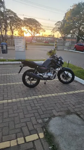 Honda CG 160 Fan, ano 2025, com apenas 10.000 KM.