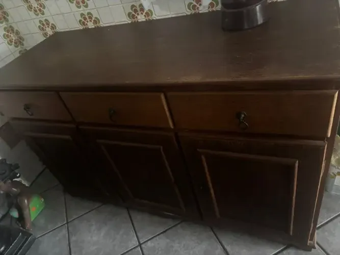 Armário de Cozinha em Madeira Maciça - Lindo, Resistente e Conservado