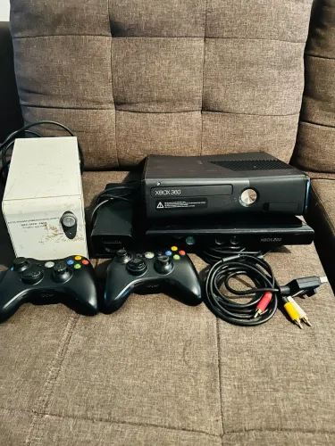 pacote completo Xbox 360 + 2 controles originais + Kinect original + fonte e transformador