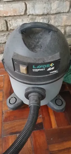 Barbada: Aspirador de Pó e Água Lavor Compact 1400W (Funcionando Perfeitamente)