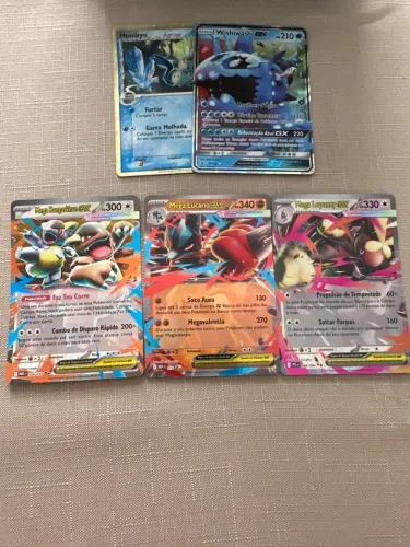 3 megaevoluções e 2 cards especiais