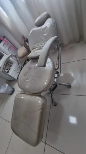     Cadeira de Estética Reclinável Profissional - Excelente Estado 