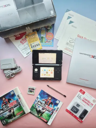 Nintendo 3DS Preto Completo na Caixa + Jogo PES 2011 3D + Cartão SD 16GB Cheio de Jogos