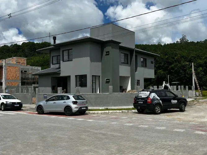 Casa para Venda em Florianópolis, Canasvieiras, 2 dormitórios, 2 suítes, 3 banheiros, 2 va