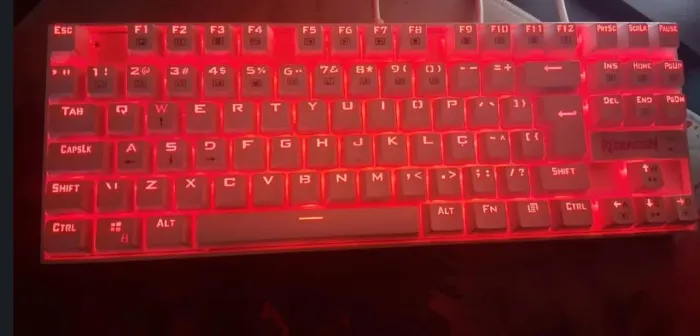 Teclado mecânico gamer redragon branco