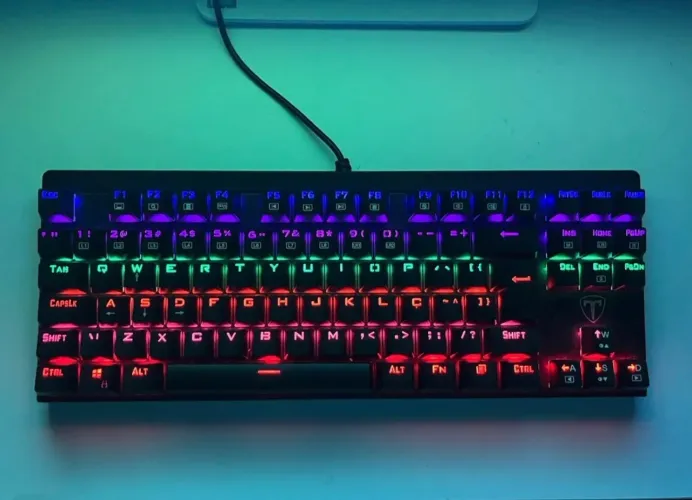 TECLADO GAMER MECÂNICO TDAGGER CORVETTE RAINBOW
