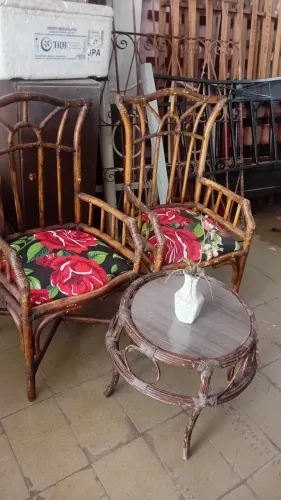 2 cadeiras de terraço com Centro 