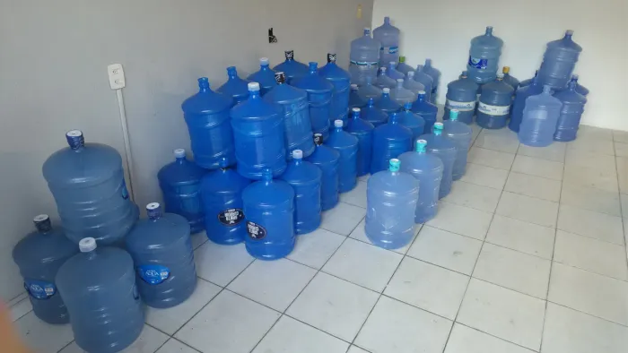 Galões de 20L de água mineral