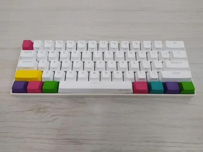 Teclado Mecânico 60% Anne Pro 2 RGB Branco Bluetooth e USB