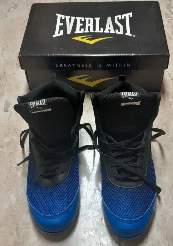 Tênis Everlast Modelo ForceKnit. Preto/Azul. Tamanho 41. Em excelente estado.