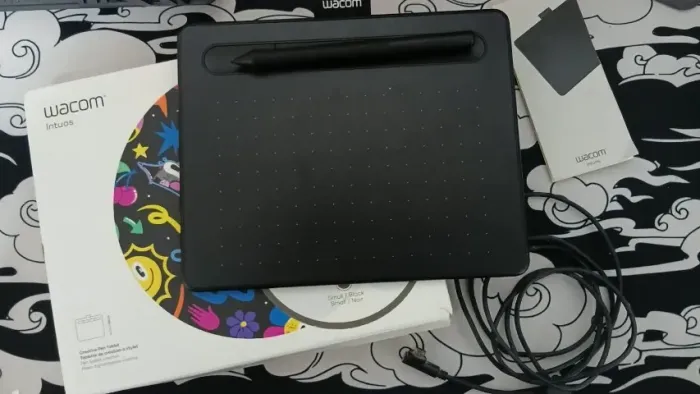 Mesa Digitalizadora Wacom Intuos CTL-4100 + Caixa e Acessórios