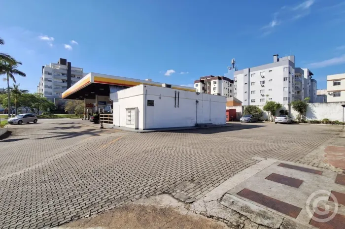 Terreno comercial em local estratégico em Florianópolis