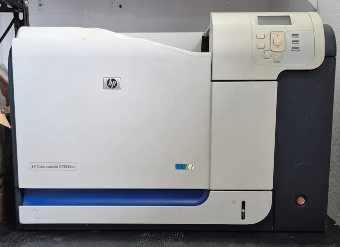Impressora HP Color LaserJet CP3525dn