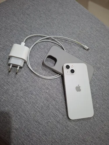 iPhone 13 + carregador