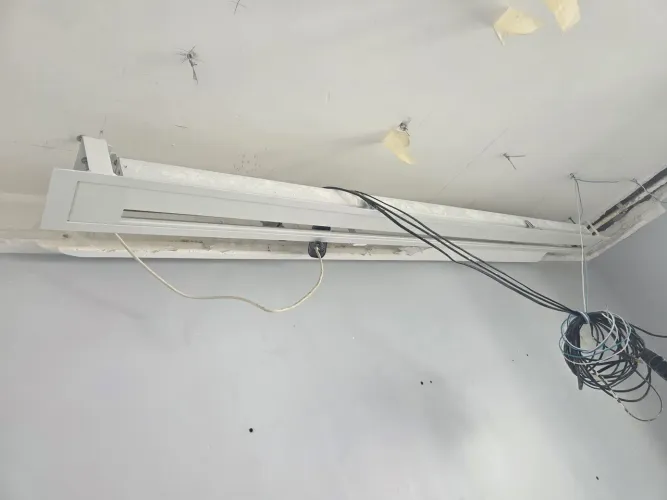 Vendo tela telão elétrico por controle remoto 