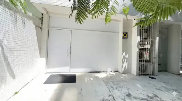 Ponto comercial/Loja/Box para venda com 76 metros quadrados