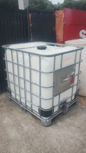 TANQUE IBC 1000LT PÉ DE FERRO