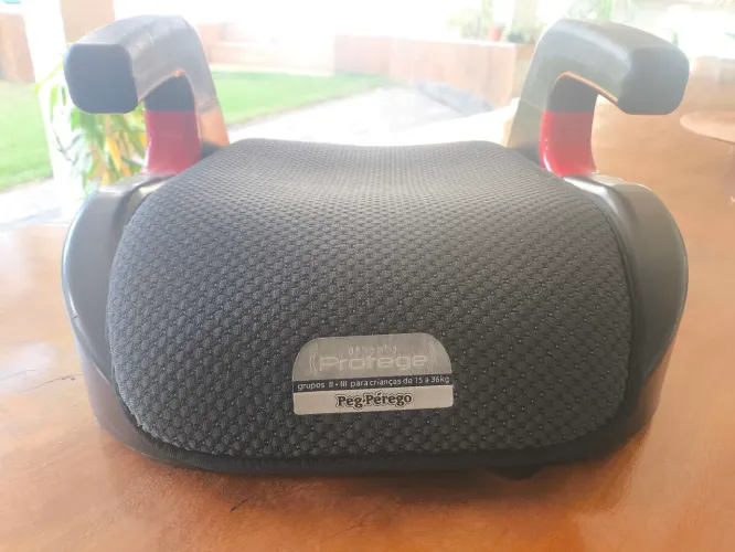 Assento de Elevação Burigotto Protege (Booster) - 15kg a 36kg - Ótimo Estado