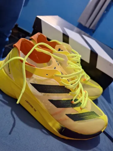 Tênis adidas