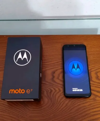 Vendo Celular Barato Moto E7 32GB - Ótimo estado - Acompanha caixa e fone de ouvido. LEIA: