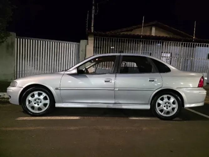 Chevrolet Vectra CD 2.2 16V / 2.0 16V Mec./aut. 2003