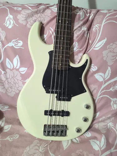 Baixo 5 Cordas Yamaha Broad Bass 235 BB235 Branco White