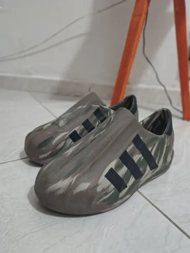 Tênis Adidas