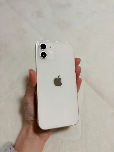 Iphone 12 64 GB branco excelente estado + 2 capinhas