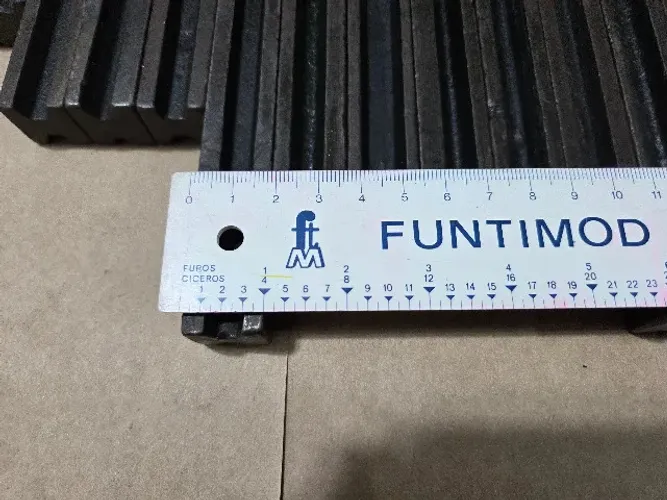 Guarnição de ferro 1 FURO para rama de Corte Vinco e Tipografia