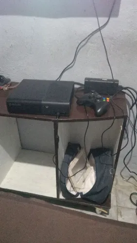 Xbox destravado dou com três jogo no pen-drive 
