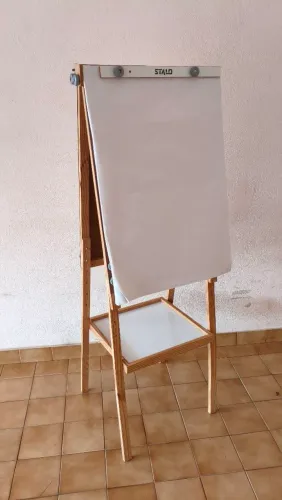 Flip Chart Cavalete Duplo/ Semi novo com Papel 