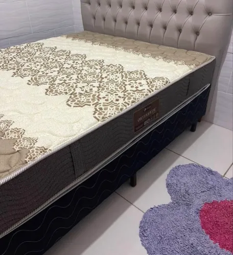 Cama Casal Queen