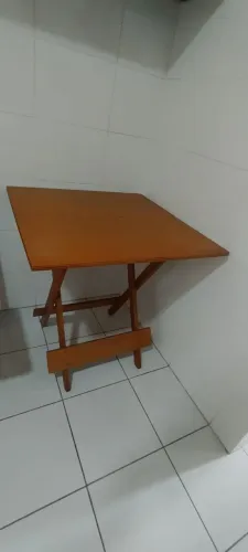 Jogo de Mesa com 4 Cadeiras 