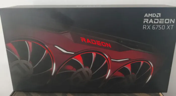 Placa de vídeo Rx 6750 XT perfeita.