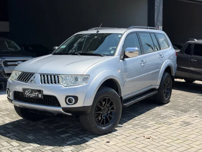 Mitsubishi Pajero Dakar HPE 3.2 4X4 T.I Dies 5P AUT 2011