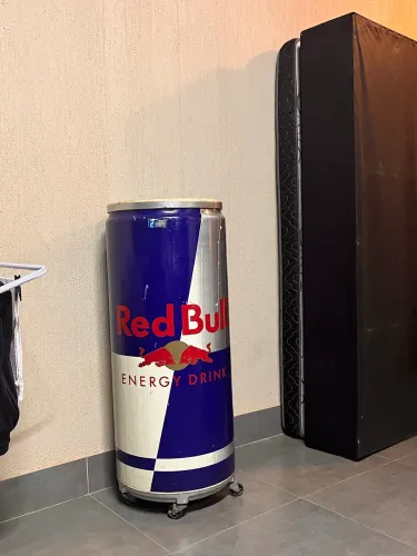 Geladeira/Cooler Red Bull 75L