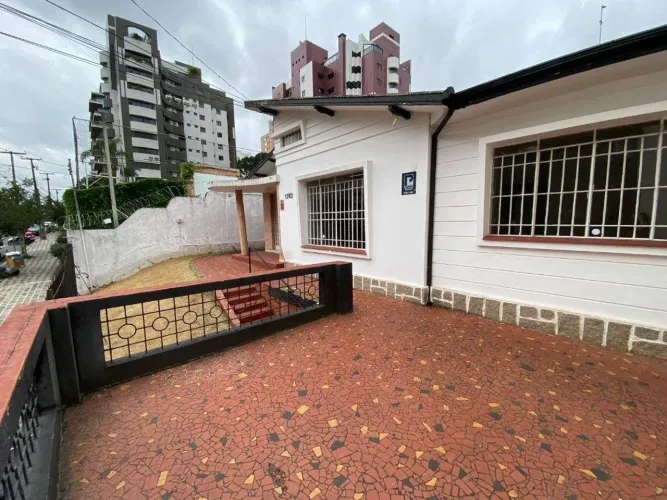 ESTUDA PERMUTA POR APARTAMENTO!! Casa à venda, 164 m² por R$ 1.850.000,00 - Centro - Curit