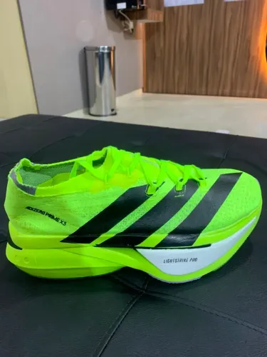 Tênis adizero 1:1 $600