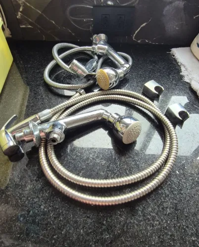 Ducha Redonda de Parede Deca Cromada com Chuveirinho