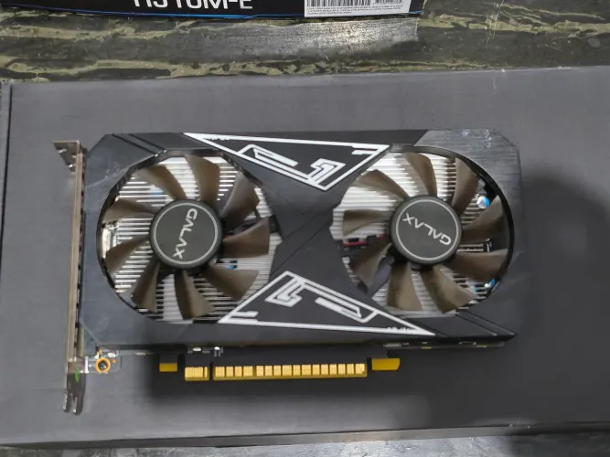 COM DEFEITO - Placa de Vídeo Galax GeForce GTX 1650 EX Plus 4GB GDDR6 (leia a descrição)
