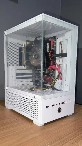 Gabinete Gamer branco + fonte 