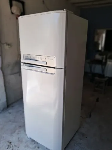 geladeira Electrolux frost free 470L R$749,00<br>com 3 meses de garantia * Anny