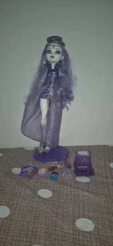 Monster high spectra g3 completa?