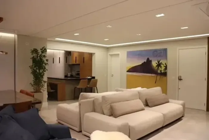 Apartamento para venda em Moema com 3 quartos, sendo 3 suítes, 2 vagas, 155m²