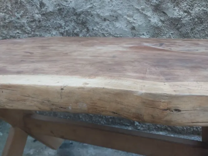 Mesa Rústica em Madeira Maciça ( Angelim Pedra) - Prancha Única com Borda Orgânica
