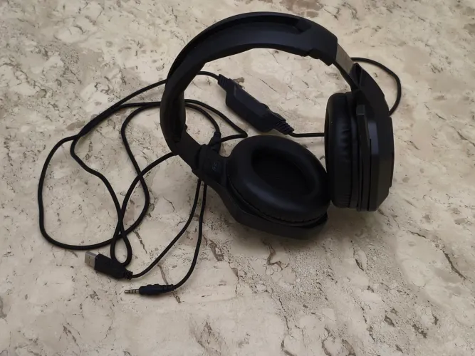 HEADSET GAMER COM MICROFONE E LED (P3 + USB) - PC / CONSOLES