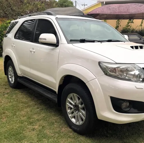 Toyota Hilux SW4 SRV D4-d 4X4 3.0 TDI Dies. AUT 2012