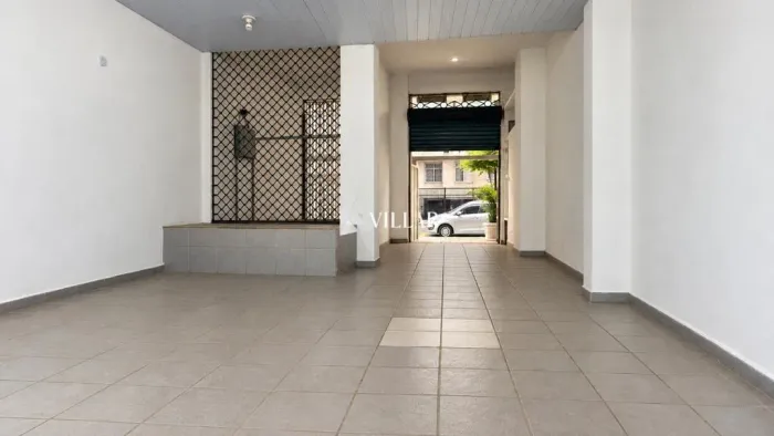 Loja à venda e para alugar em Rio de Janeiro, Leme, com 110 m²